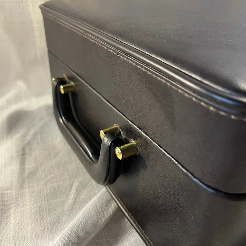 Vintage Destinations Portable Travel Bar Set Chivas Regal Glasses Locking Case